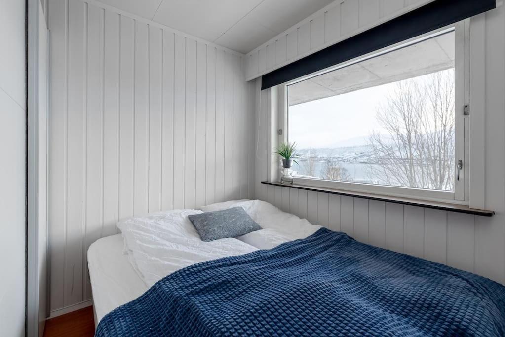 Modern Apartment In The Center Of The Island Tromso Exterior photo
